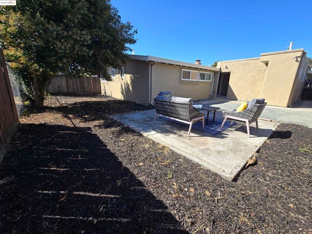 27493 Orlando, Hayward, CA 94545