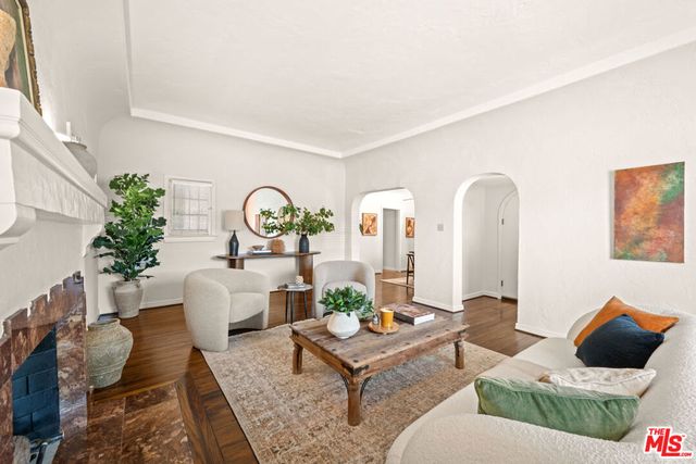 637 N Detroit Street, Los Angeles, CA 90036