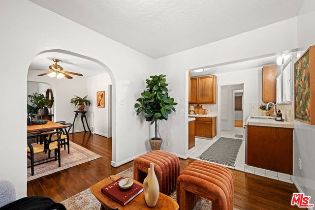 637 N Detroit Street, Los Angeles, CA 90036