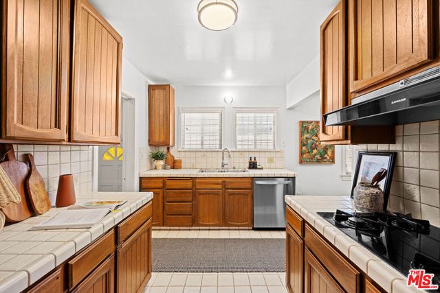 637 N Detroit Street, Los Angeles, CA 90036