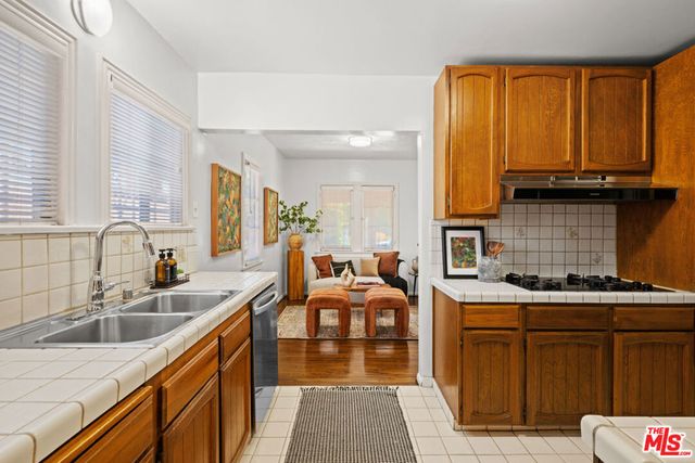 637 N Detroit Street, Los Angeles, CA 90036