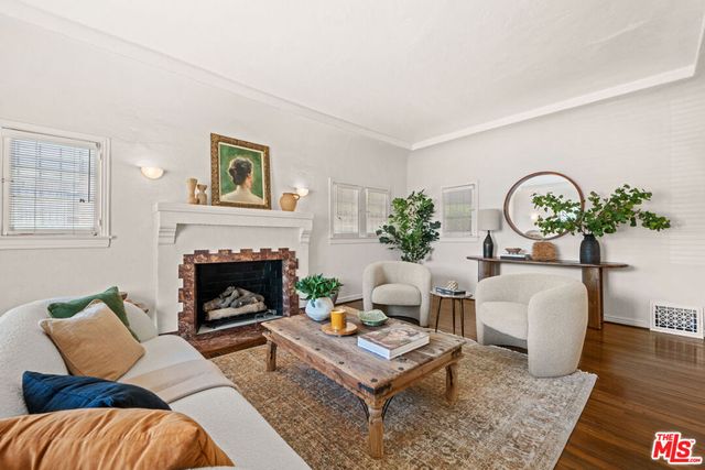 637 N Detroit Street, Los Angeles, CA 90036