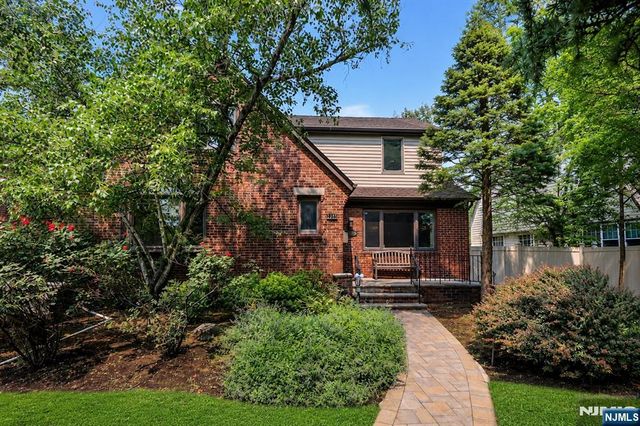 1330 Pennington Road, Teaneck, NJ 07666
