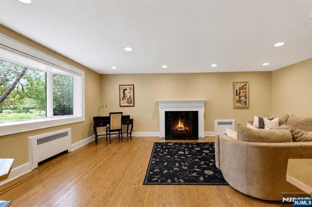 1330 Pennington Road, Teaneck, NJ 07666