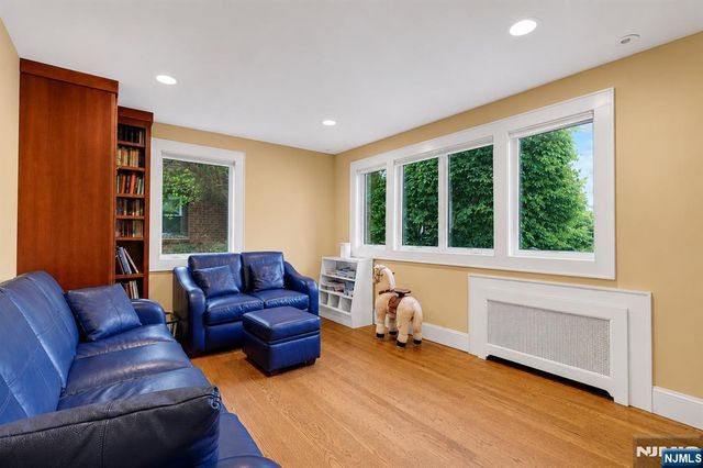 1330 Pennington Road, Teaneck, NJ 07666