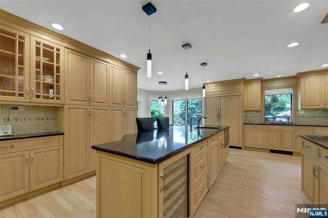 1330 Pennington Road, Teaneck, NJ 07666