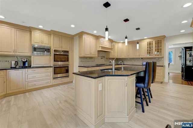 1330 Pennington Road, Teaneck, NJ 07666