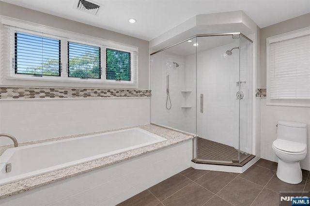 1330 Pennington Road, Teaneck, NJ 07666