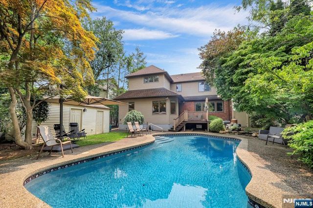 1330 Pennington Road, Teaneck, NJ 07666