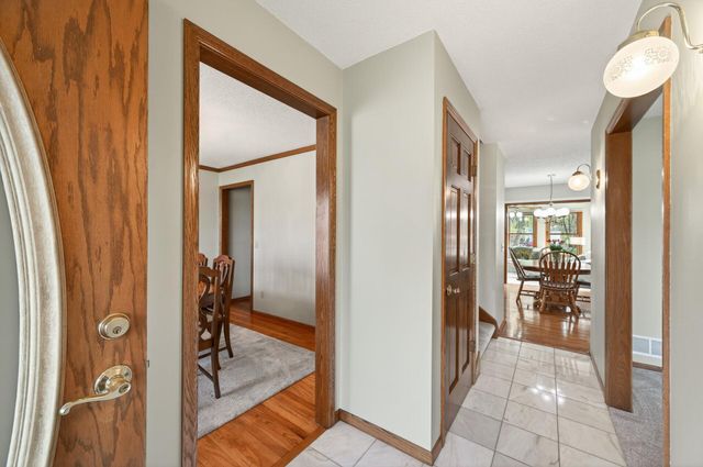 11830 175th Street W, Lakeville, MN 55044