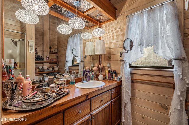 158 County Road 484, Englewood, TN 37329