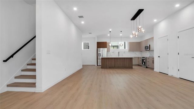 2118 4TH STREET, St Petersburg, FL 33705