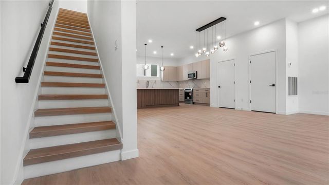 2118 4TH STREET, St Petersburg, FL 33705