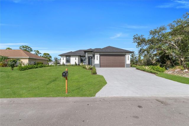 2614 44th ST W, Lehigh Acres, FL 33971