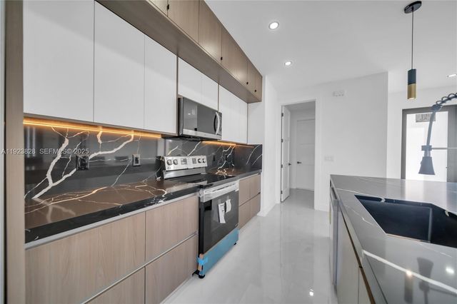 2614 44th ST W, Lehigh Acres, FL 33971