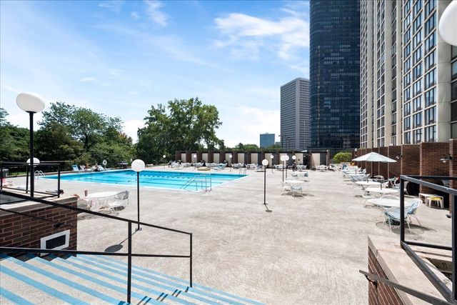 5455 N Sheridan Road 805, Chicago, IL 60640