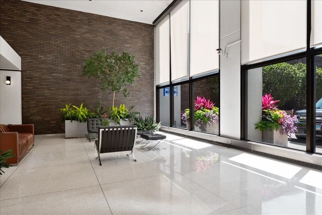 5455 N Sheridan Road 805, Chicago, IL 60640