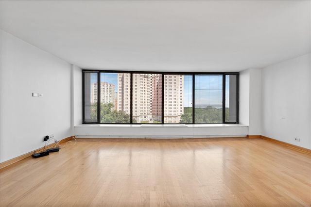 5455 N Sheridan Road 805, Chicago, IL 60640