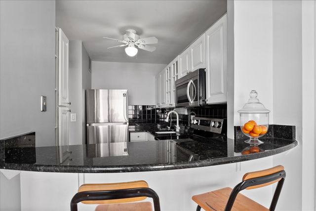 5455 N Sheridan Road 805, Chicago, IL 60640