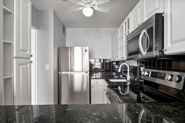 5455 N Sheridan Road 805, Chicago, IL 60640