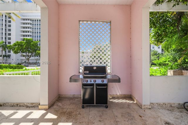 721 Biltmore Way 601, Coral Gables, FL 33134