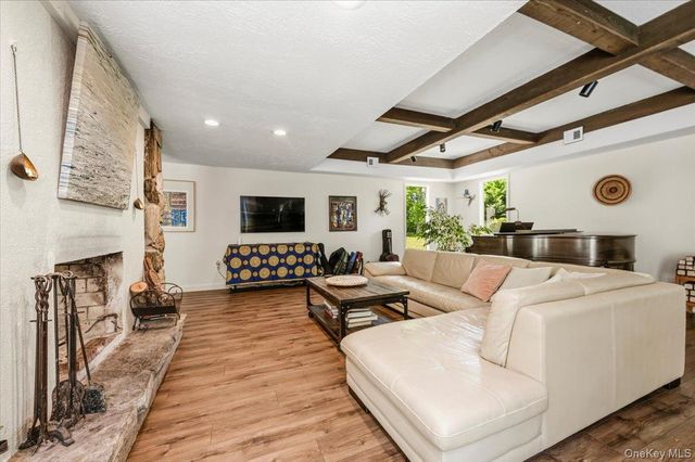 35 Melrose Parkway, East Patchogue, NY 11772