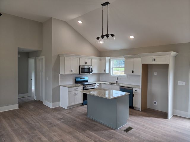 240 Blair Rd, Mcminnville, TN 37110