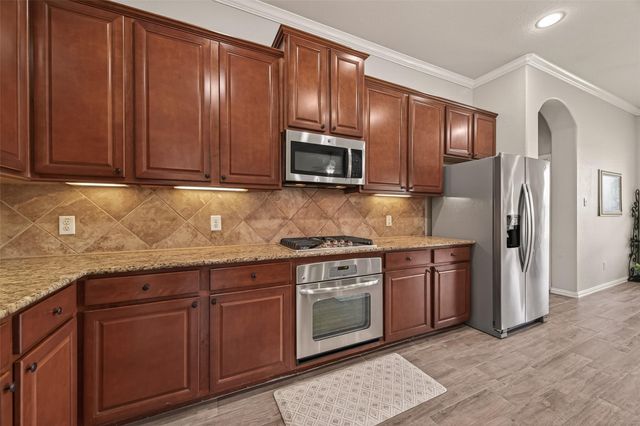 6031 Oxford Lake Drive, Rosenberg, TX 77471