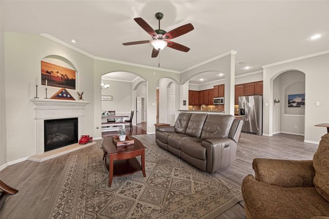 6031 Oxford Lake Drive, Rosenberg, TX 77471