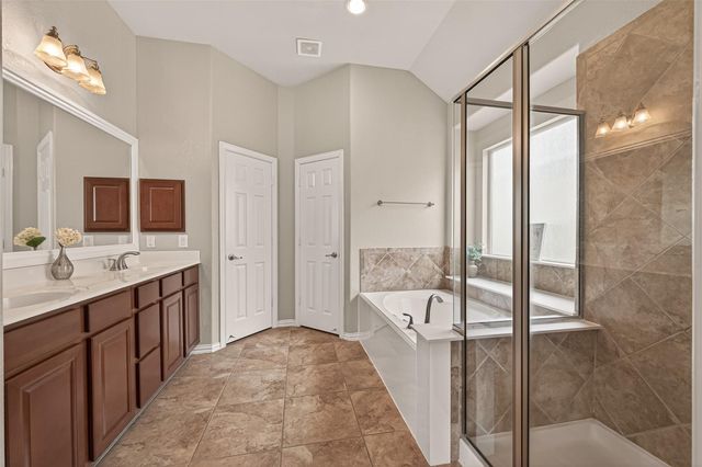 6031 Oxford Lake Drive, Rosenberg, TX 77471