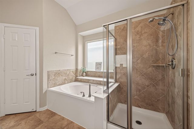 6031 Oxford Lake Drive, Rosenberg, TX 77471