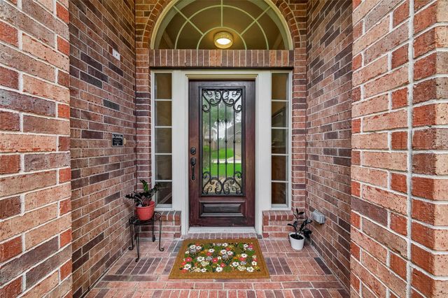 6031 Oxford Lake Drive, Rosenberg, TX 77471
