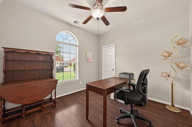 6031 Oxford Lake Drive, Rosenberg, TX 77471