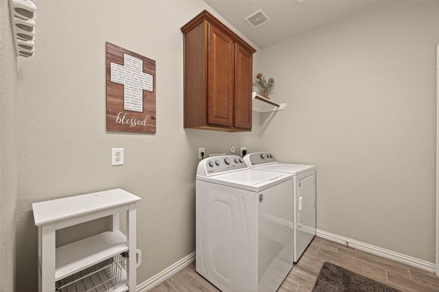 6031 Oxford Lake Drive, Rosenberg, TX 77471