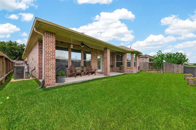 6031 Oxford Lake Drive, Rosenberg, TX 77471