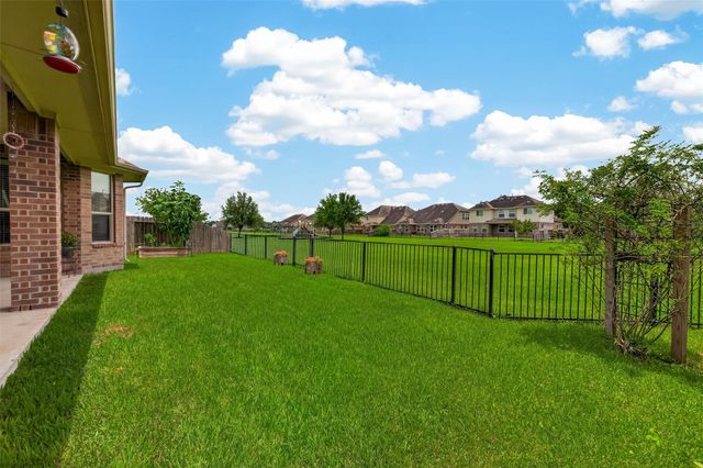 6031 Oxford Lake Drive, Rosenberg, TX 77471