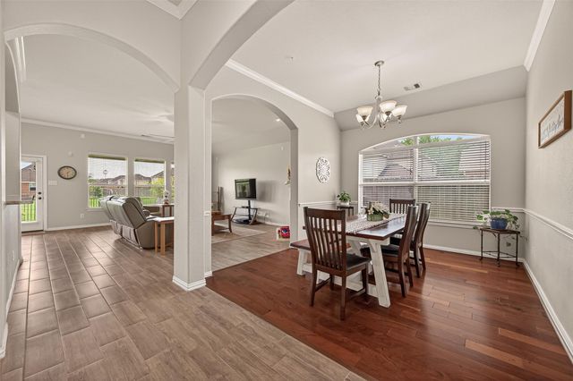 6031 Oxford Lake Drive, Rosenberg, TX 77471