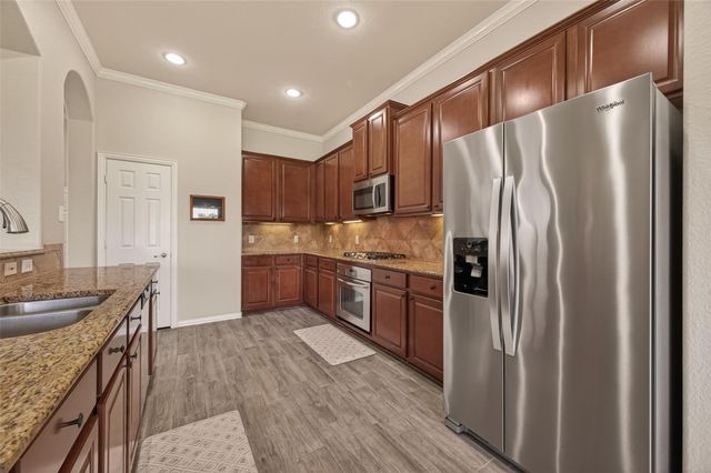6031 Oxford Lake Drive, Rosenberg, TX 77471