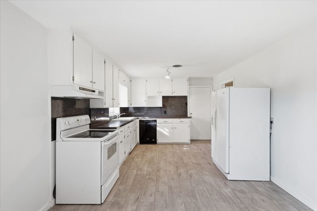 649 Ponderosa Drive, Hurst, TX 76053