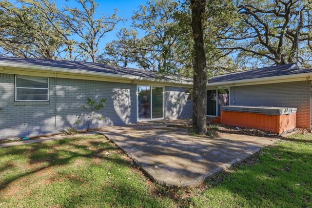 649 Ponderosa Drive, Hurst, TX 76053