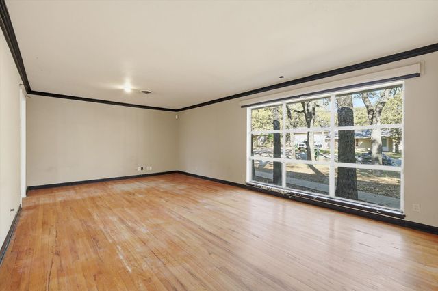 649 Ponderosa Drive, Hurst, TX 76053