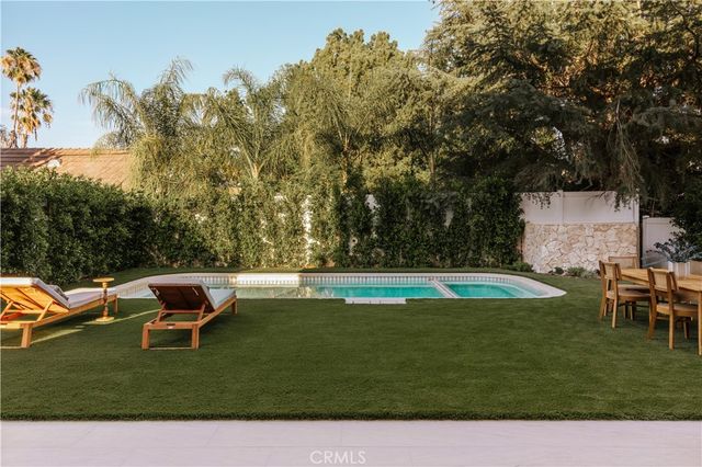4940 Hesperia Ave, Encino, CA 91316