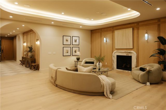 4940 Hesperia Ave, Encino, CA 91316