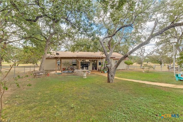 106 Redbird Street, Marble Falls, TX 78654