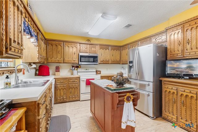 106 Redbird Street, Marble Falls, TX 78654