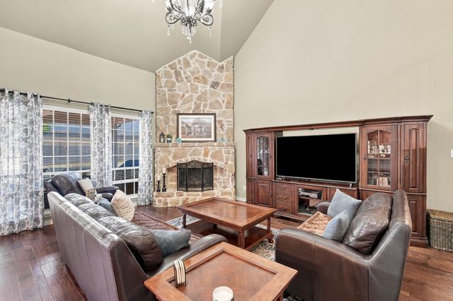 1861 Chuckwagon Drive, Midlothian, TX 76065