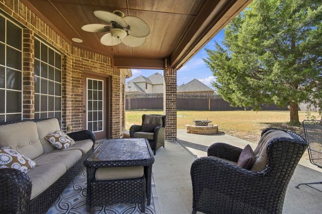 1861 Chuckwagon Drive, Midlothian, TX 76065