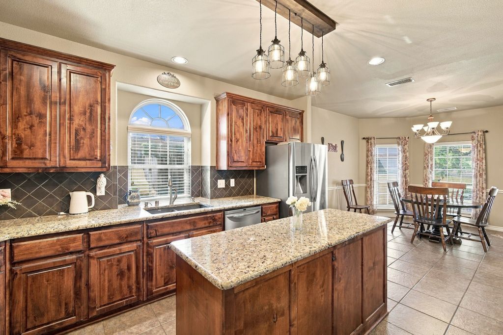 1861 Chuckwagon Drive, Midlothian, TX 76065 — photo 3