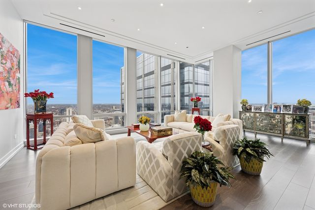 14 W Superior Street 4403, Chicago, IL 60654