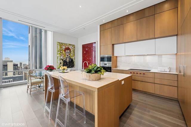 14 W Superior Street 4403, Chicago, IL 60654